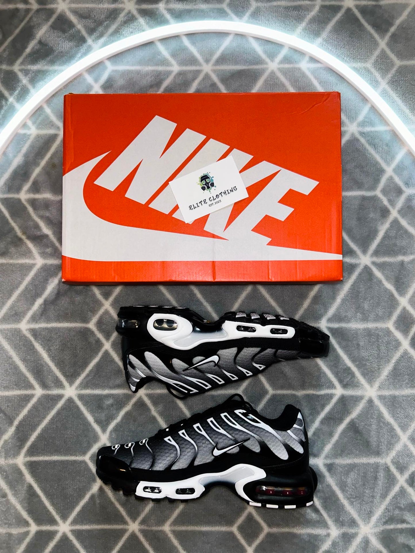 Nike tn smokes