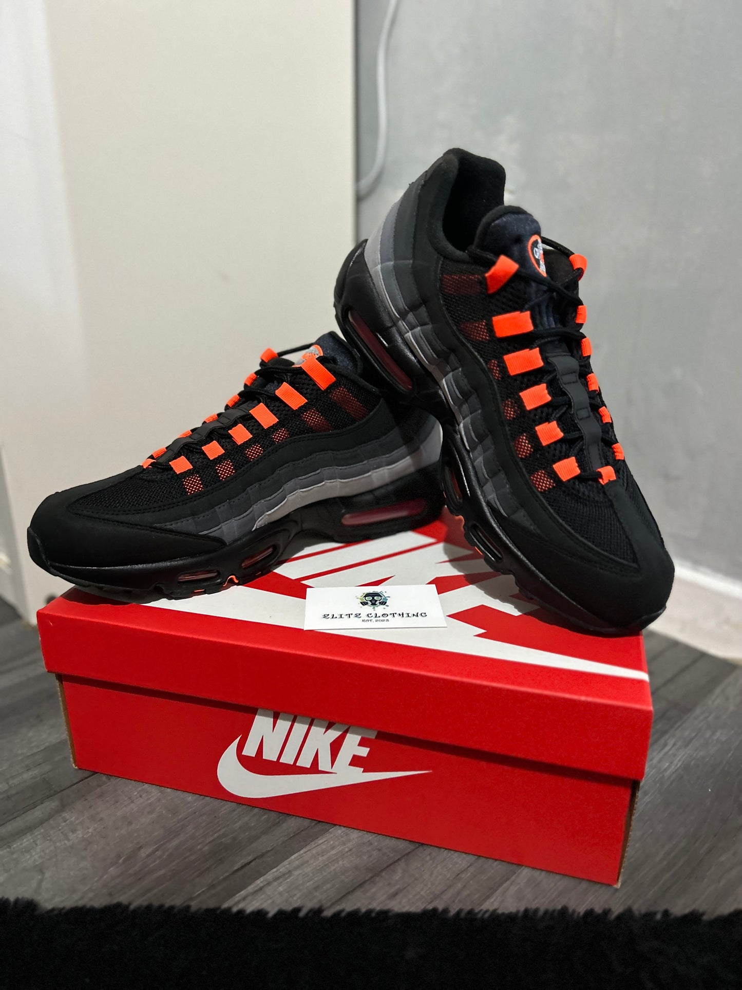 Air max 95s hyper crimson