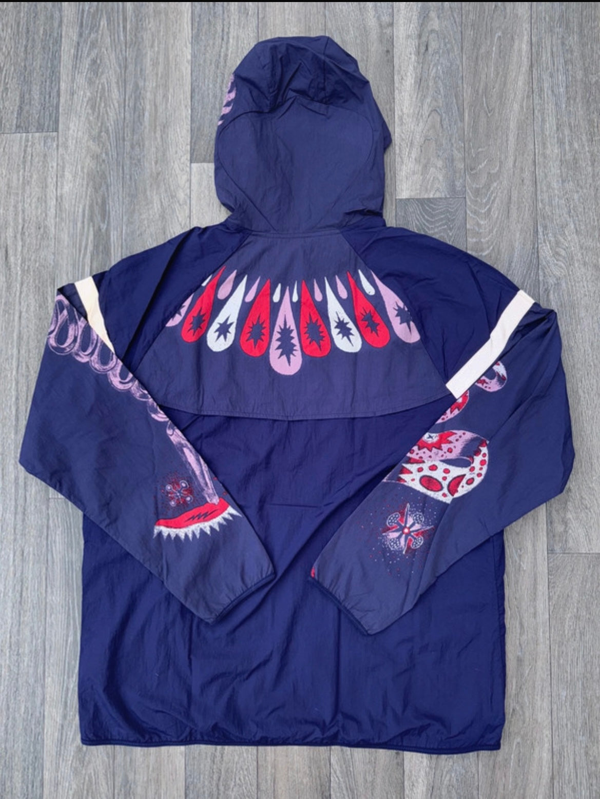 Nike “Chinese dragon” windbreaker