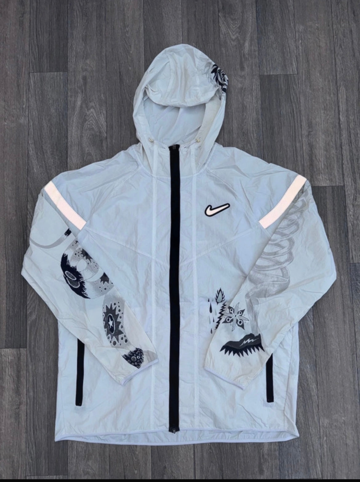 Nike “Chinese dragon” windbreaker