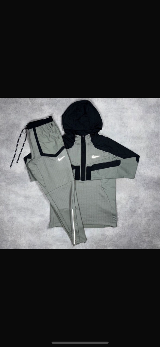 NIKE - JADE HORIZON PERFORMANCE