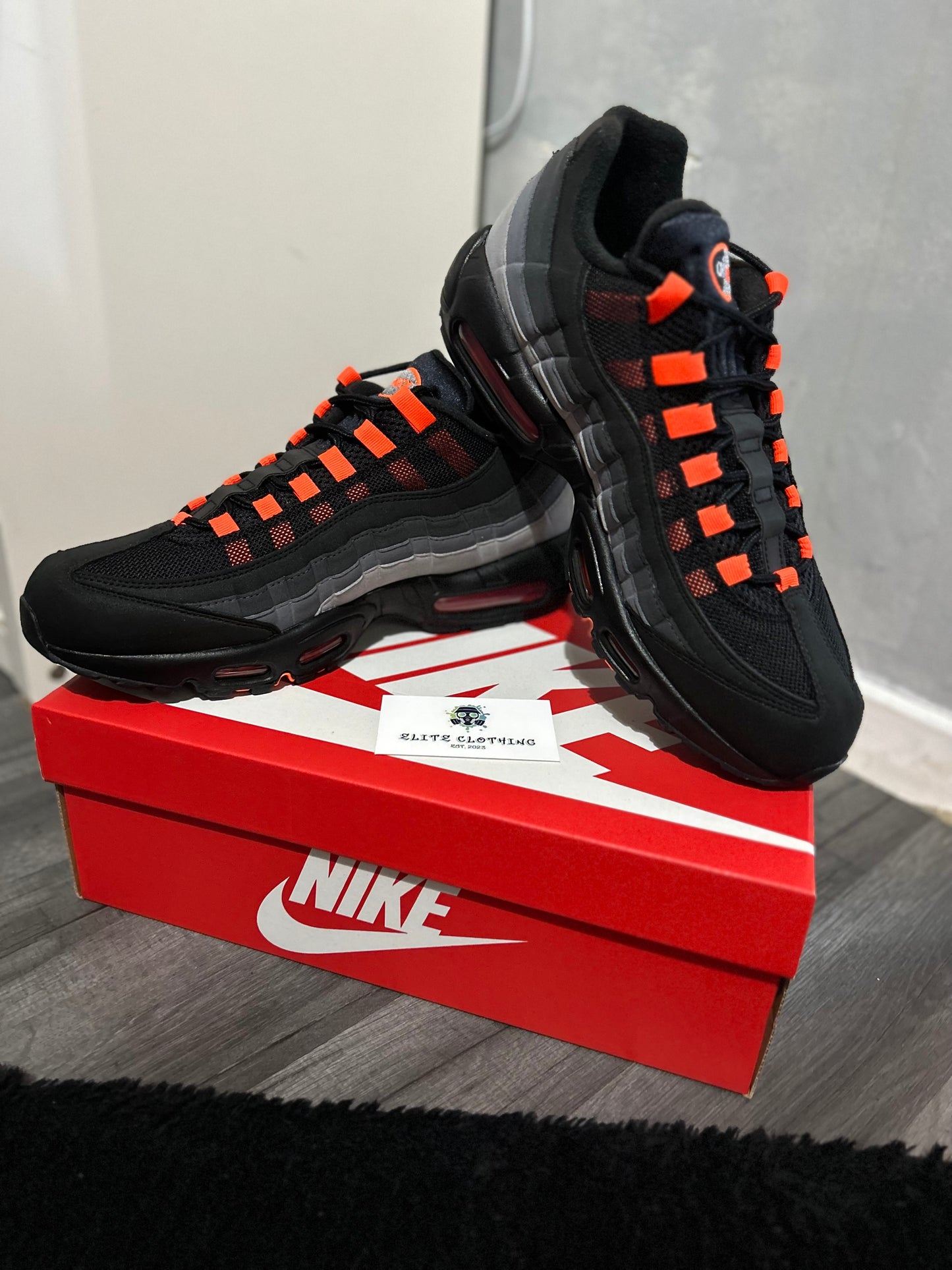 Air max 95s hyper crimson